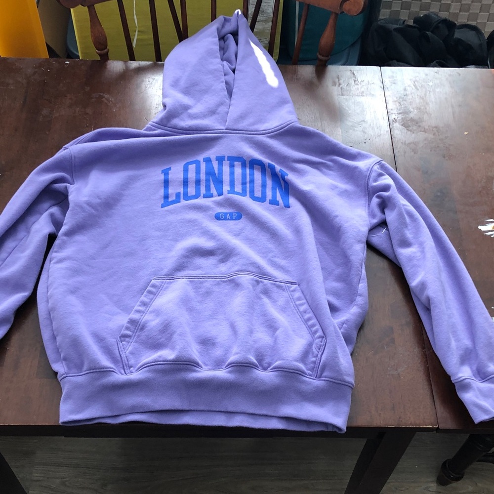🥧 GAP Lavender Hoodie with London Logo Nwot